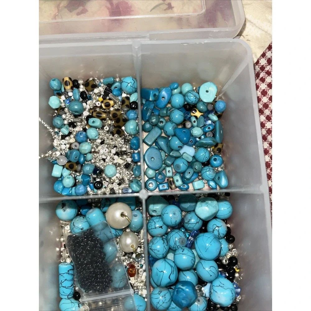 Seed Beads Lot , Findings , Turquoise Beads , Chains And‎ Divided Container